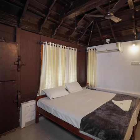Cocozone Stays Alappuzha Esterno foto